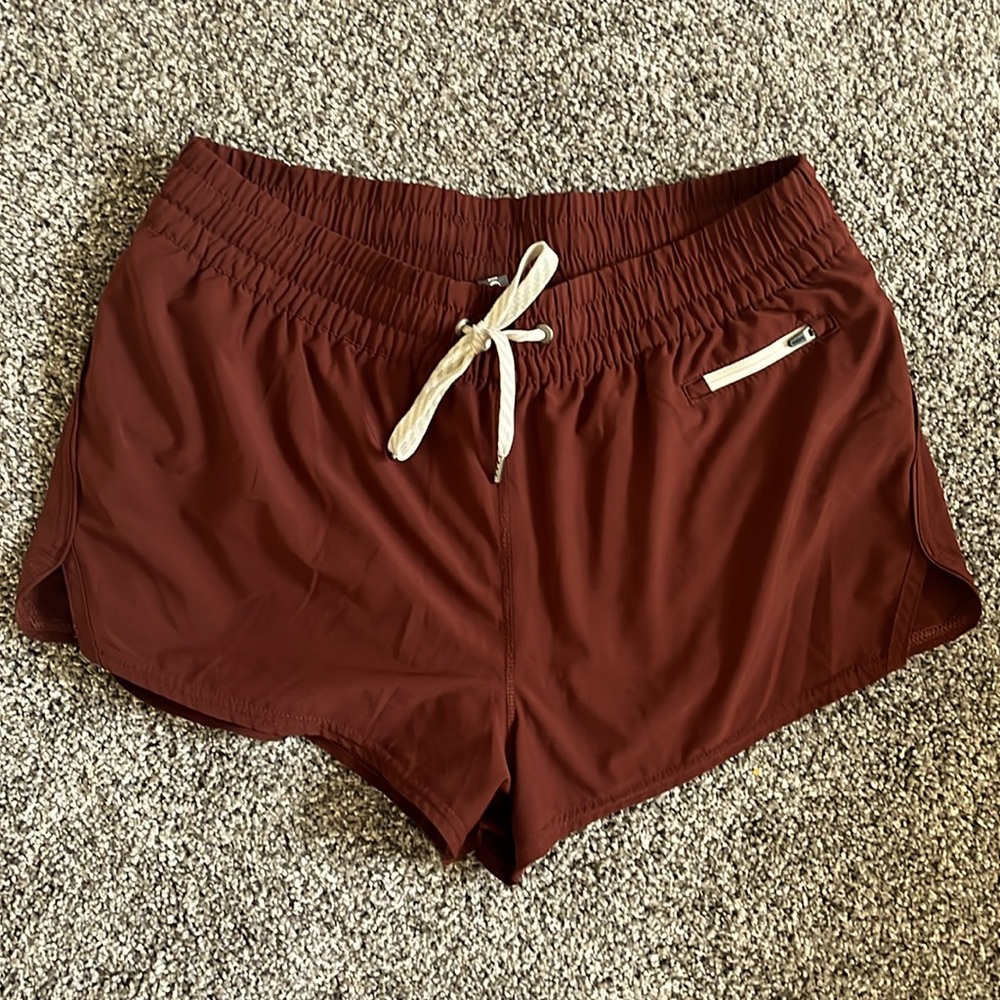 Vuori Shorts